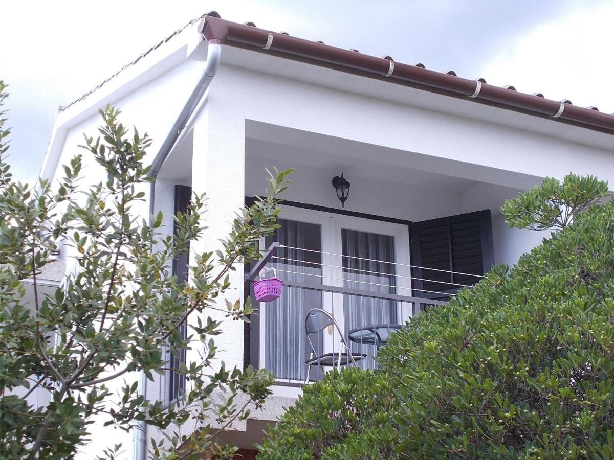 Apartment Oreskovic Krk Town Exterior photo